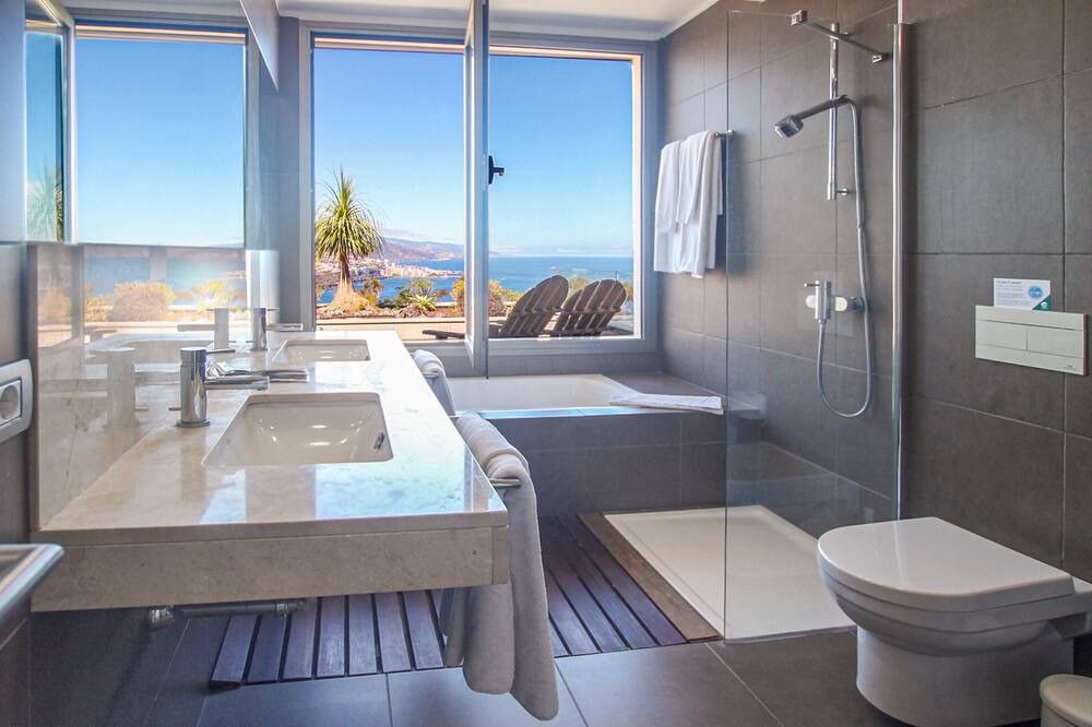 Photo of Bathroom in La Quinta