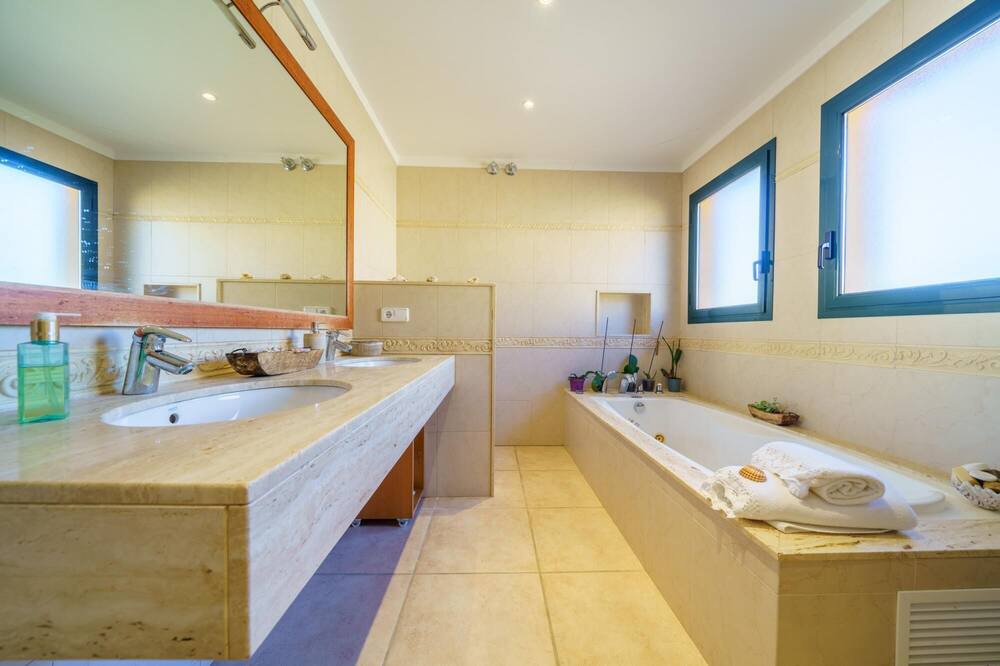 Photo of Bathroom in Condado del Jaruco
