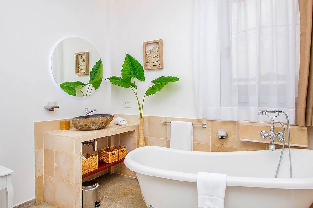 Photo of Bathroom in Establiments
