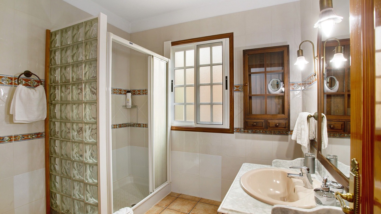 Photo of Bathroom in Tijarafe