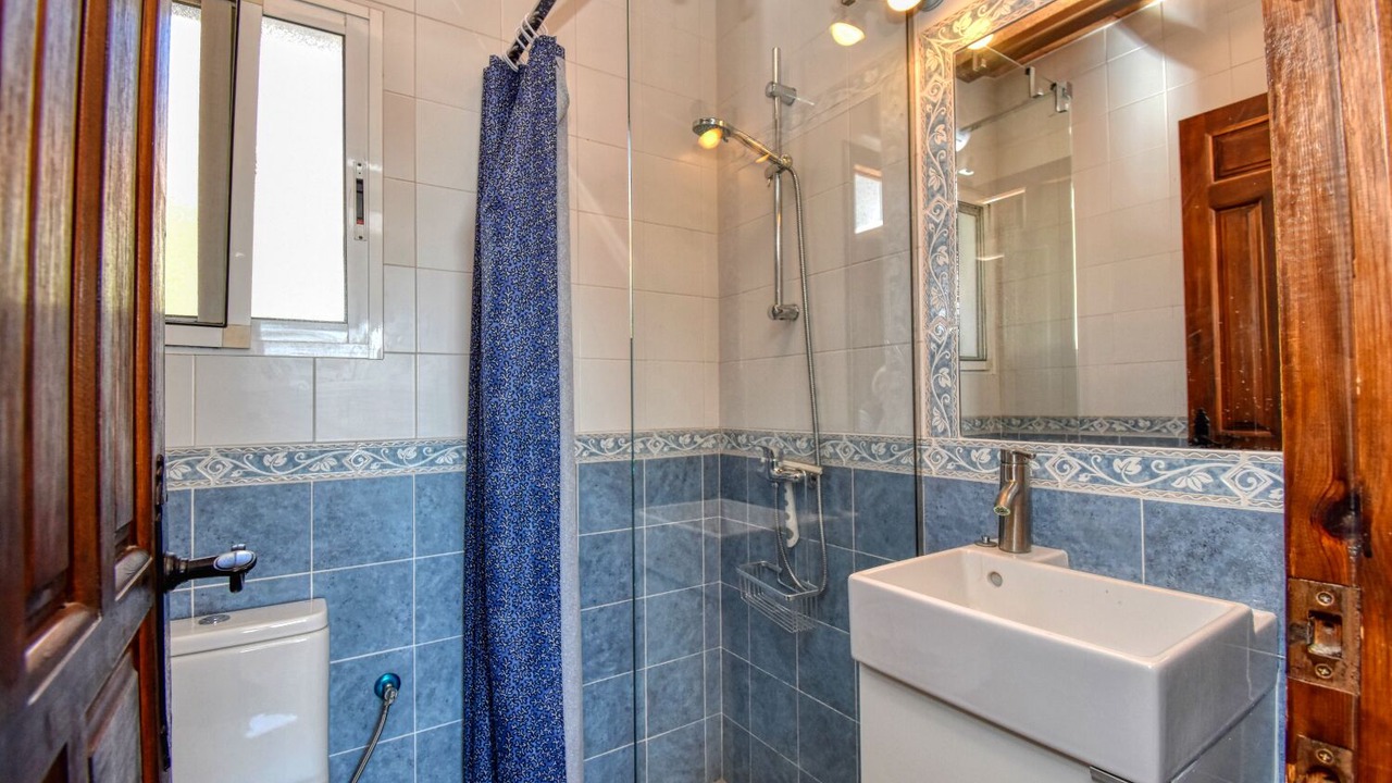 Photo of Bathroom in Arenas