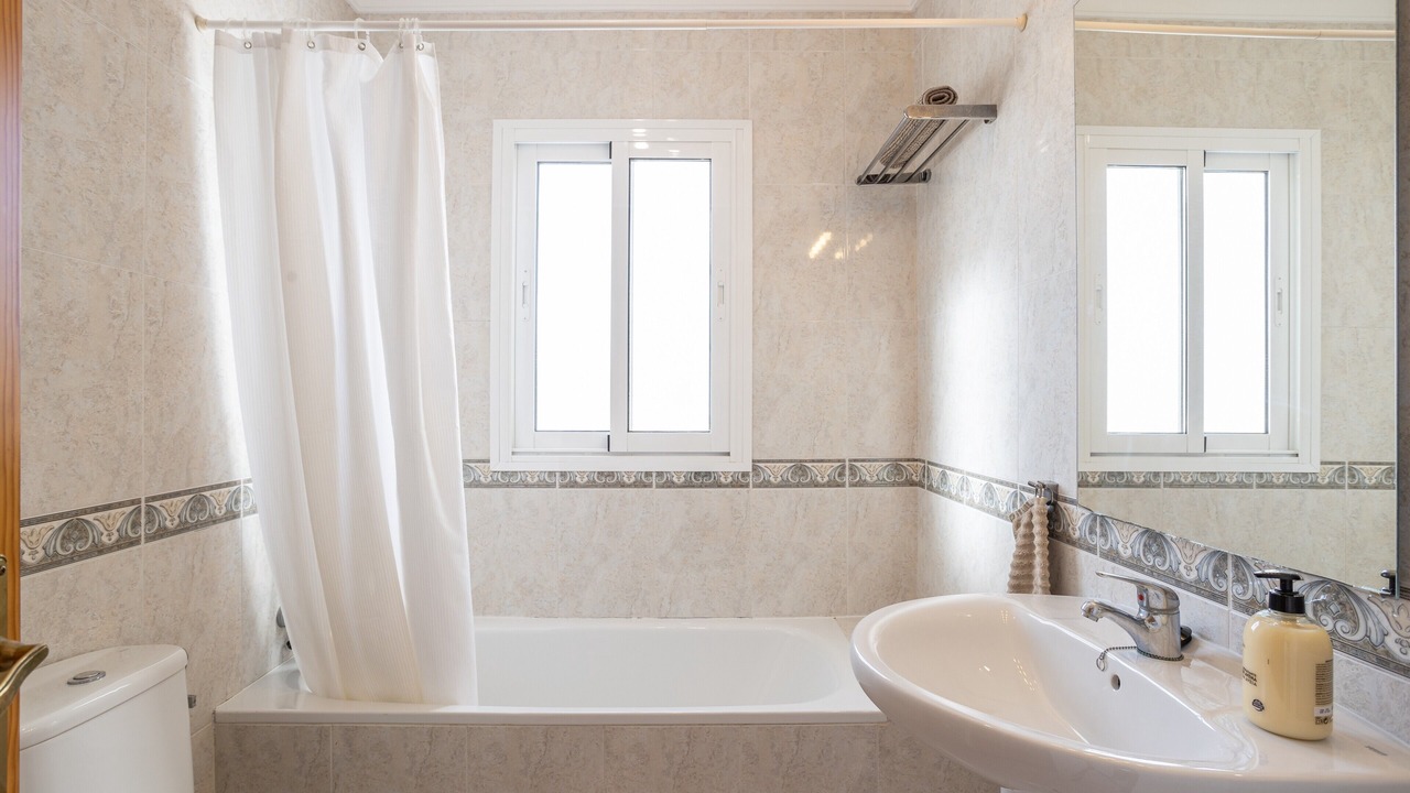 Photo of Bathroom in Chimenea