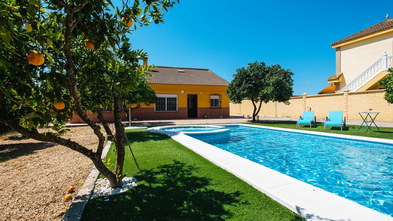 Photo of Outdoor in Almensilla