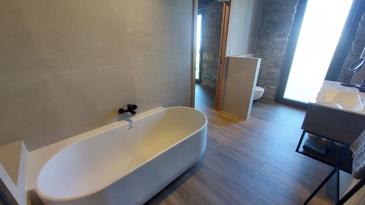 Photo of Bathroom in Aia