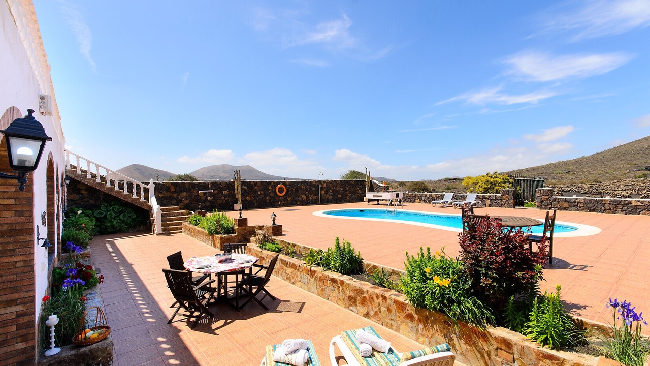 Photo of Outdoor in Tias