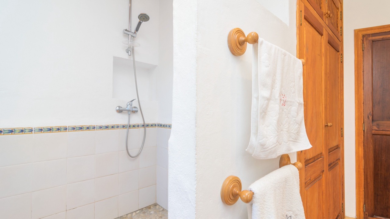 Photo of Bathroom in Biniaraix