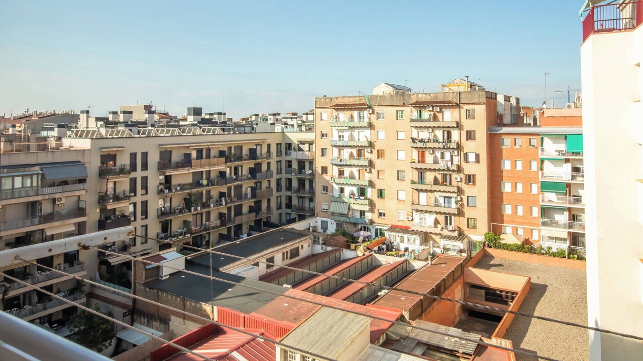 Photo of Outdoor in El Camp de l'Arpa del Clot