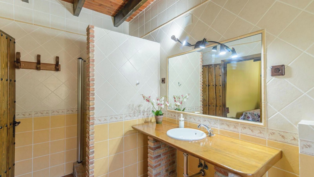 Photo of Bathroom in Alcaucin
