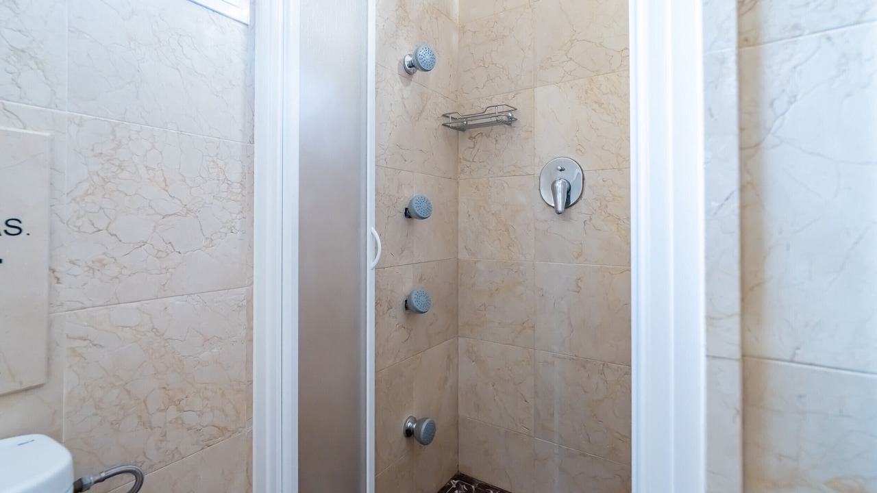 Photo of Bathroom in Coin