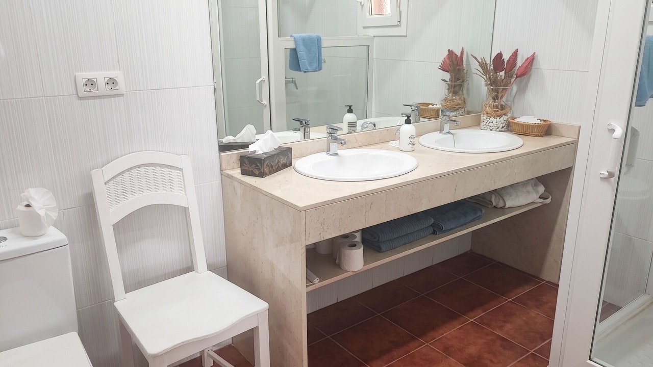 Photo of Bathroom in Guime