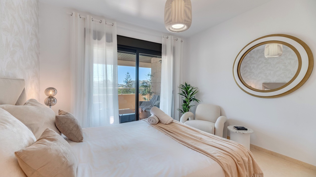 Photo of Bedroom in Golden Mile