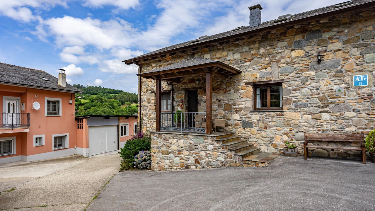 Photo of Outdoor in Bustiello de Paredes