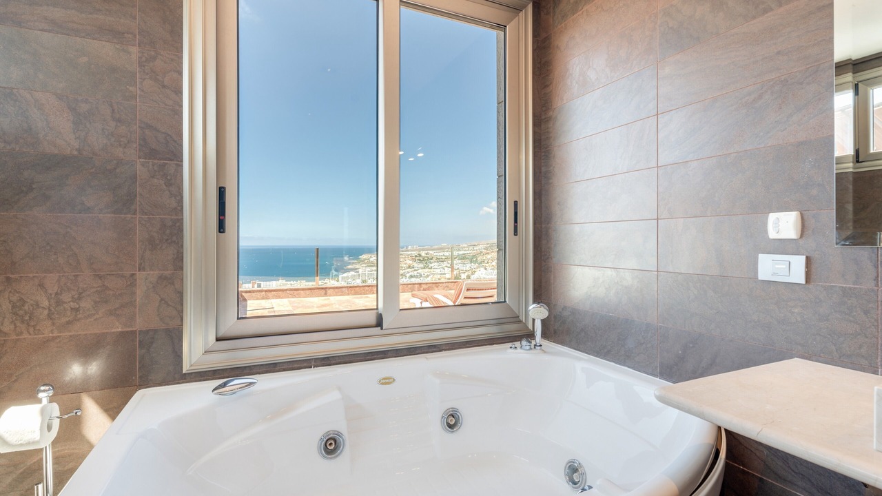 Photo of Bathroom in Caldera