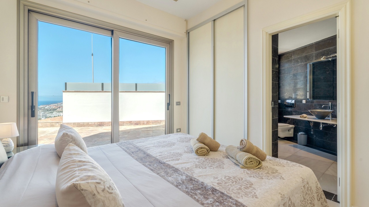 Photo of Bedroom in Caldera