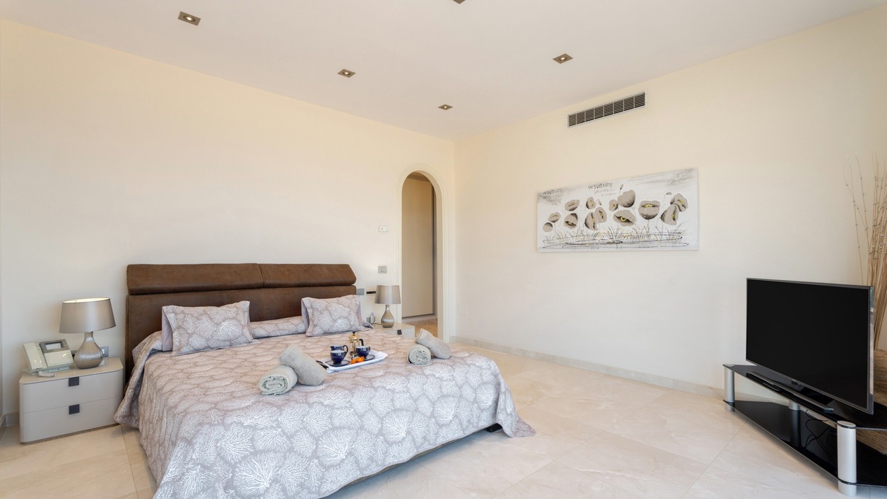Photo of Bedroom in Caldera