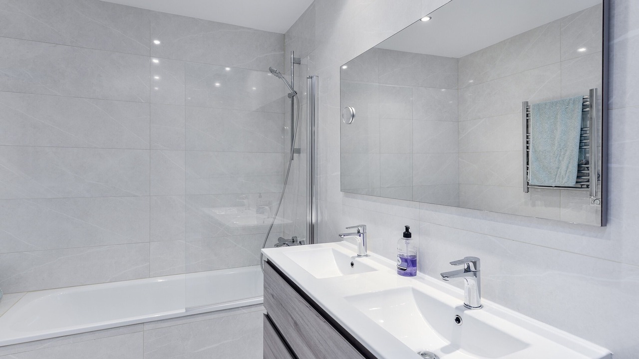 Photo of Bathroom in New Golden Mile