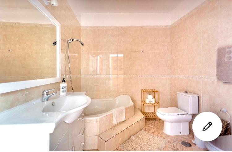 Photo of Bathroom in Alcala