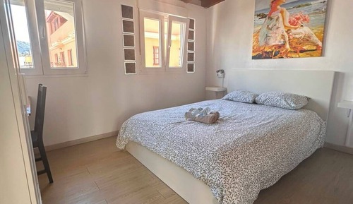 Double Room, Private Bathroom (2)