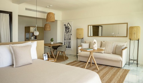 Junior Suite (The Reserve Front View with Whirlpool)