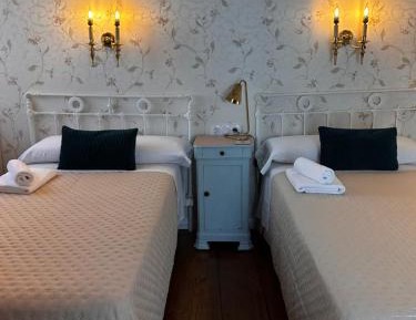 Double or Twin Room with Shared Bathroom