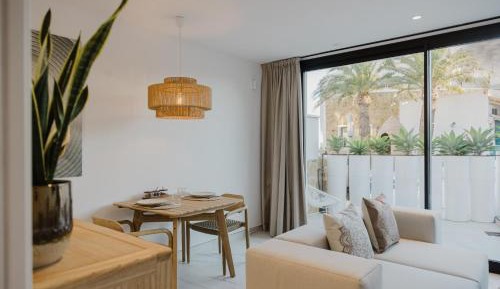 Deluxe Double Room with Balcony and Sea View
