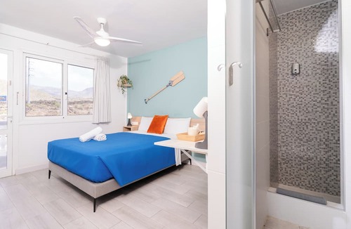 Arona House | Hostel Neon Tenerife