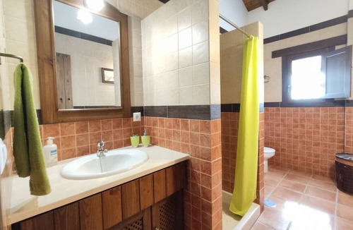Casabermeja House | Holiday Home 'Country House' with Mountain View, Wi-Fi and Air Conditioning