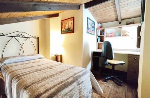Casabermeja House | Holiday Home 'Country House' with Mountain View, Wi-Fi and Air Conditioning
