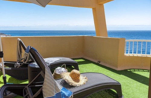 Radazul Apartment | Beachfront triplex with parking