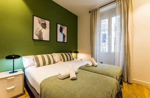 Old Town Apartment | BOULEVARD SUITE: superior apartment 6 PAX. Calm and tranquility. 30 seconds from the beach and the Old Town
