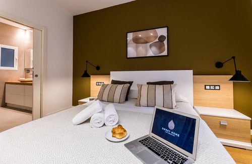 Old Town Apartment | BOULEVARD SUITE: superior apartment 6 PAX. Calm and tranquility. 30 seconds from the beach and the Old Town