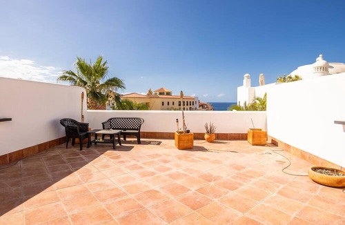 Playa Paraiso Apartment | Paradise Beach – Sea Views, BBQ Terrace, Pool & Pool Bar