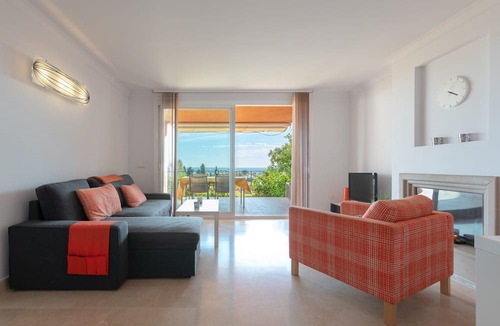 Torreblanca Apartment | Apartment Fuengirola Hills with Seaview, Mountain View, Pool, Wi-Fi, Garden & Terrace