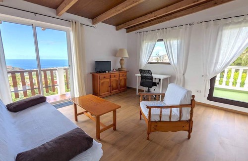 Las Arenas Apartment | Apartment on a green finca with views of the sea and the mountains