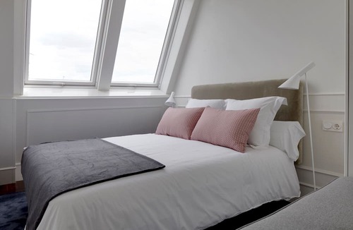 San Sebastian Centro Apartment | Playa de La Concha 7 by FeelFree Rentals