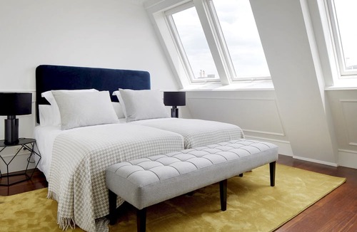 San Sebastian Centro Apartment | Playa de La Concha 7 by FeelFree Rentals