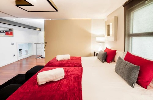 Eixample Apartment | Victoria City Center 2: Luxury Touristic Duplex in the heart of Barcelona