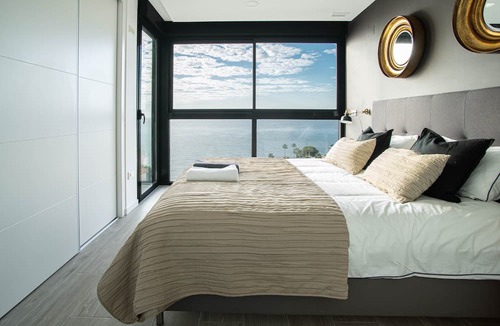 L'Albufereta Apartment | Elegant sea front EAST WIND APARTMENT