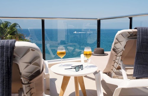 Los Pocillos Apartment | ESTELAI by Buenavilla | Apartment with breathtaking front line Ocean views