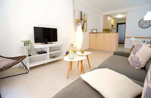 La Llotja-Born Apartment | Family apartment in the old town of Palma, Wifi and AC. Max 4 Pax
