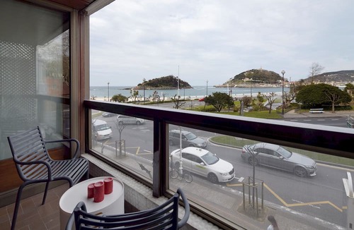 Antiguo Apartment | Palacio Miramar by FeelFree Rentals