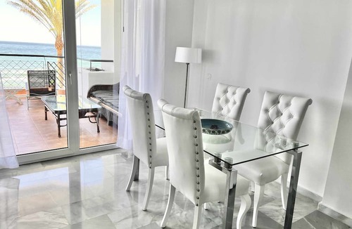 Sitio de Calahonda Apartment | Mi Capricho 170 Beachfront Apartment