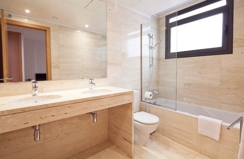 Eixample Apartment | PdG15 Suite Divina | Private Terrace | Paseo de Gracia | Plaza Catalunya