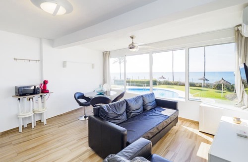 Calahonda Apartment | Cubo's Apartamento Marbella Mar/Incredible views of the sea/free wifi