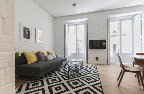 Centro Apartment | Luxury Aprt. Trendy Chueca, Madrid Center, Walk to Museums, Plazas and Gran Via