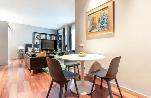 Embajadores Apartment | Center of Madrid. Barrio Letras, Walk to Museums, Plazas and GranVia.