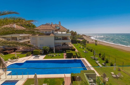 New Golden Mile Apartment | 212 Lux-Serv Apart-Estepona, 2-B'room, All Year 28c, 20m Heated Pool. Sea Views