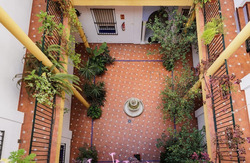 Historical Center Apartment | 'Juderia Center Premium Suites Free Parking' Apartment with Balcony, Wi-Fi & Air Conditioning
