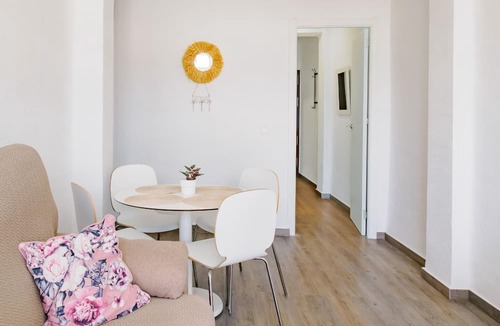 Carretera de Cadiz Apartment | Cubo's Mendoza Seaview Malaga Apartment/Beachfront/Urban/Free Wi-Fi