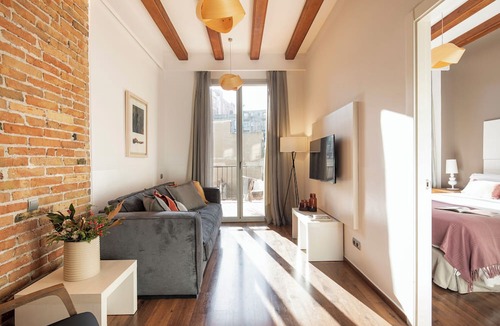 Sant Antoni Apartment | Aspasios Market Balconies